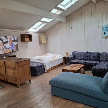 Comfortable In With Garden, Cleaning Included *